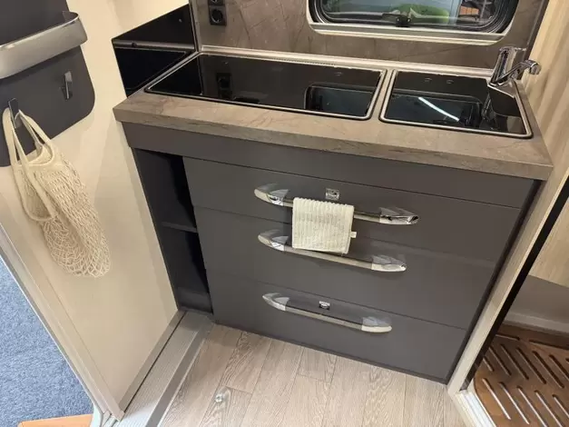 Hobby De Luxe 460 SFF