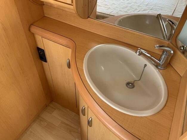 Hobby De Luxe 460 UFE