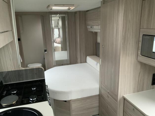 Elddis Avante 554 Hemelvaartsdag open