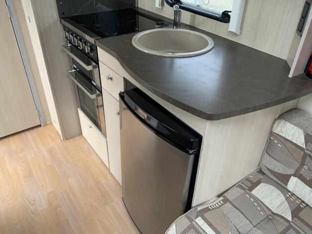 Sprite Europa 460 Badkamer + douchecab