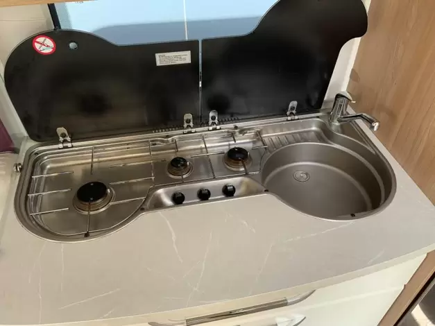 Hobby De Luxe 460 UFE