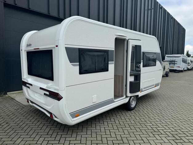 Hobby De Luxe 460 UFE Hemelvaartsdag open