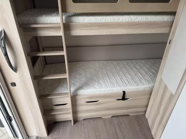 Hobby De Luxe 490 KMF