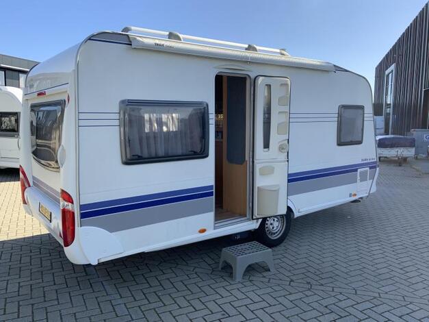 Hobby De Luxe 460 UFE