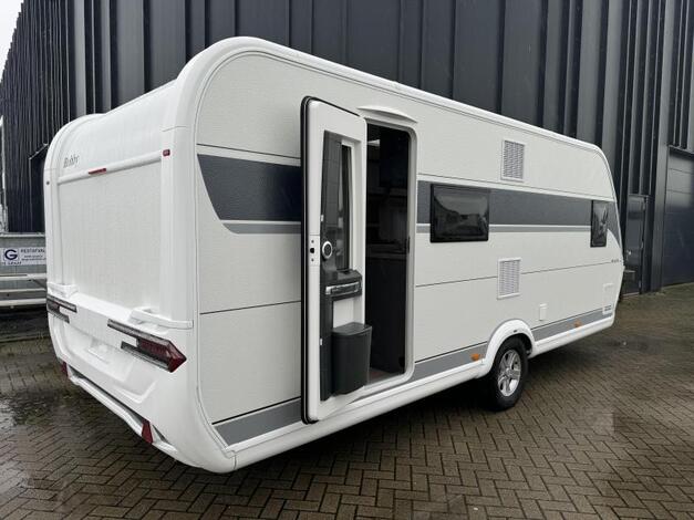Hobby De Luxe 560 KMFE Hemelvaartsdag open