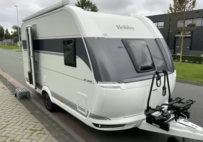 Hobby De Luxe 400 SFE