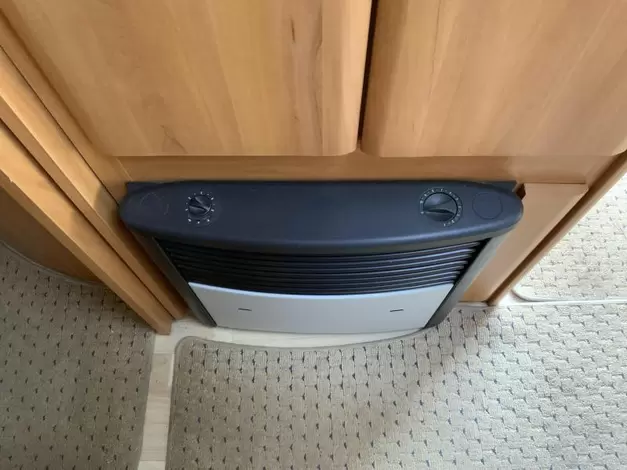 Hobby De Luxe 460 UFE