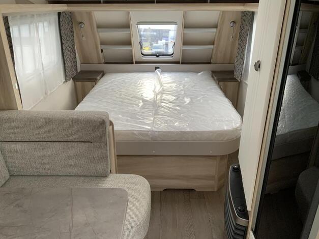 Hobby De Luxe 460 SFF Hemelvaartsdag open