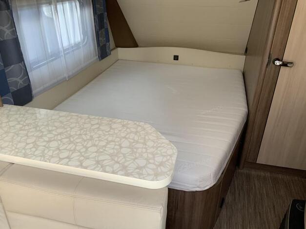 Hobby De Luxe 560 KMFE