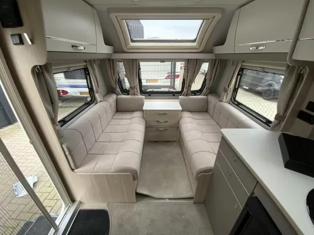 Elddis Avante 554
