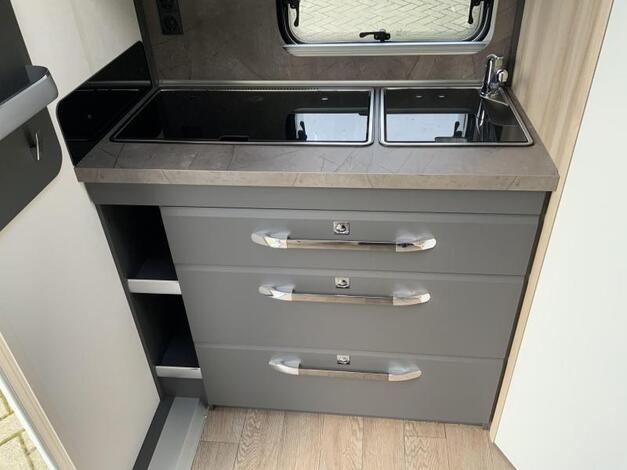 Hobby De Luxe 460 SFF Hemelvaartsdag open