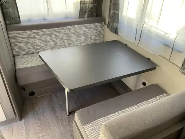 Hobby On Tour 390 SF