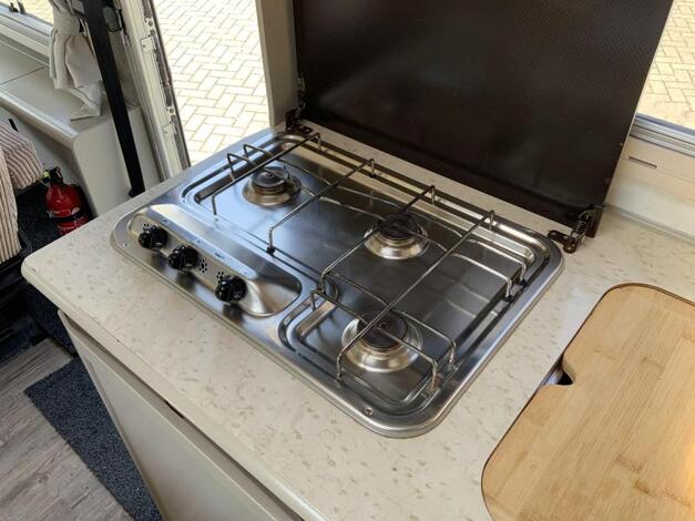 Hymer B654