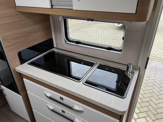 Hobby De Luxe 495 UL