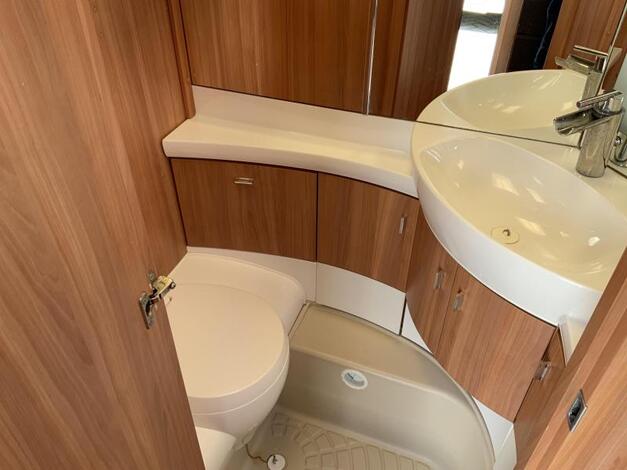 Hobby De Luxe 490 KMF