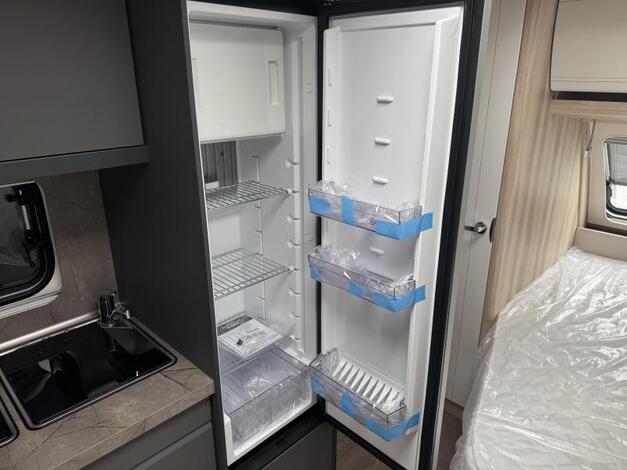 Hobby De Luxe 460 UFE