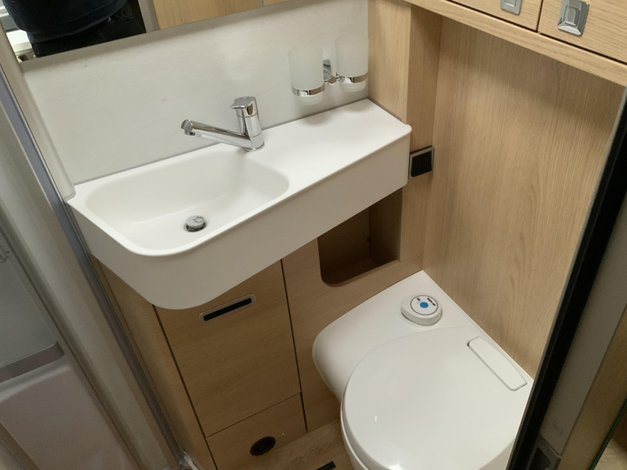 Hymer B-MCT 600 White-Line (1038931)