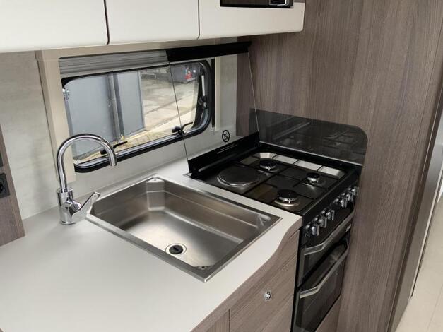 Elddis Affinity 574 Hemelvaartsdag open
