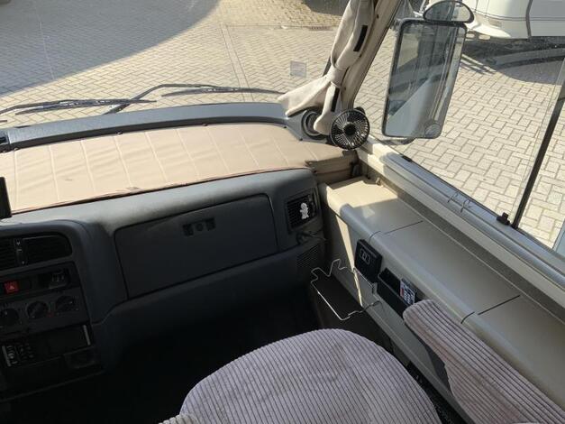 Hymer B654