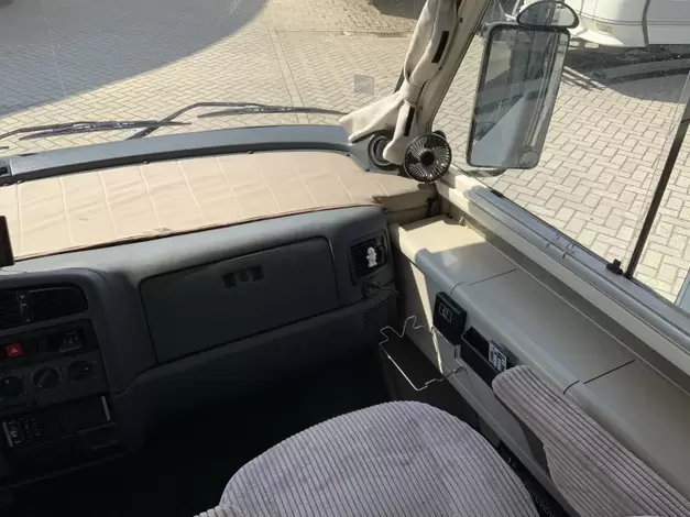 Hymer B654