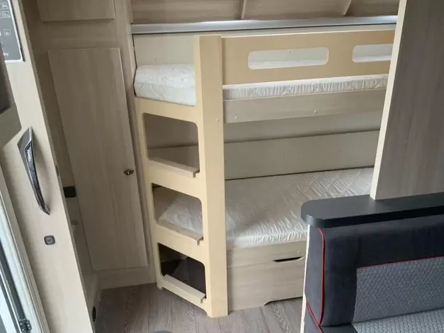Hobby De Luxe Edition 560 KMFE (1021001)