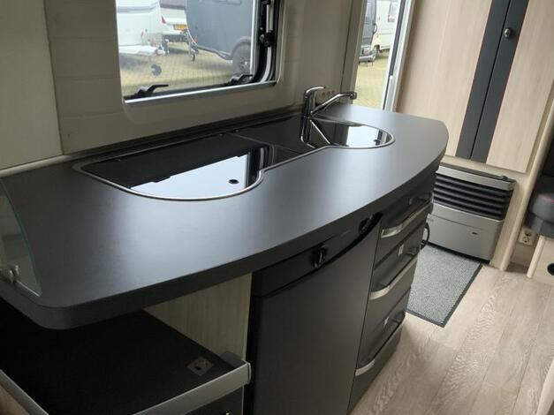 Hobby De Luxe Edition 440 SF