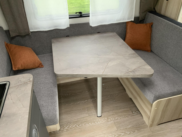 Hobby De Luxe 400 SFE (1063230)