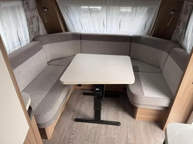 Hobby De Luxe 460 LU Huisshow 16 t/m26 oktober