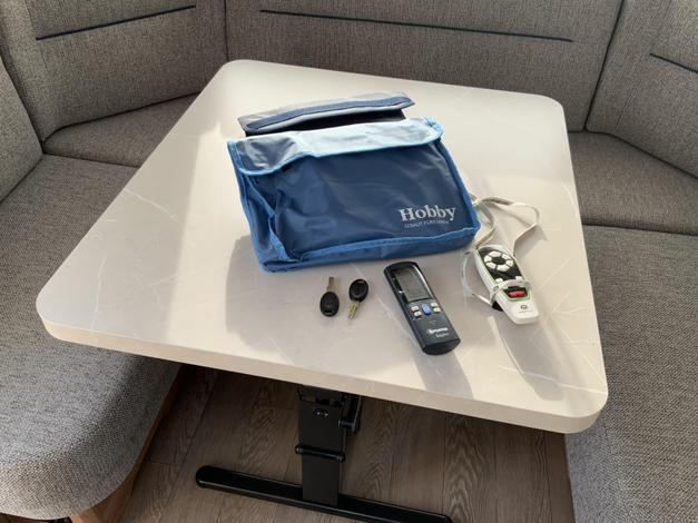 Hobby De Luxe 460 UFE